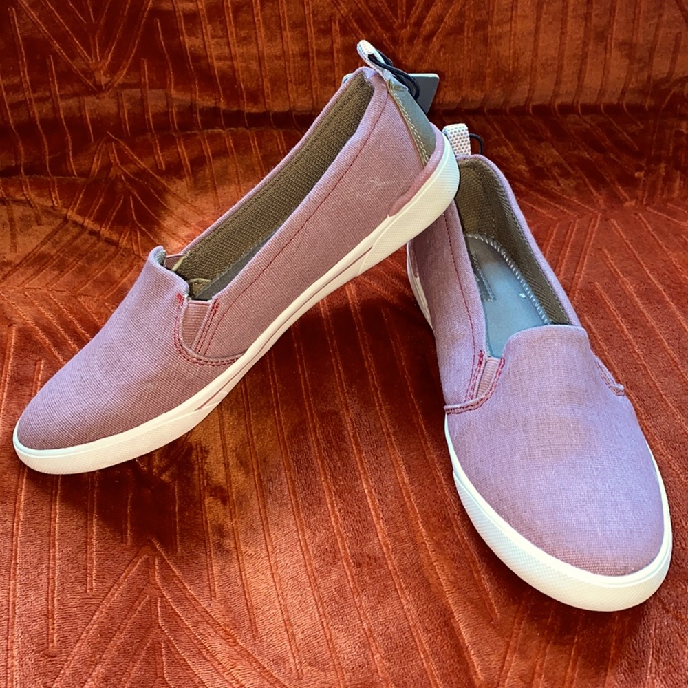 Eddie Bauer slides, NWT